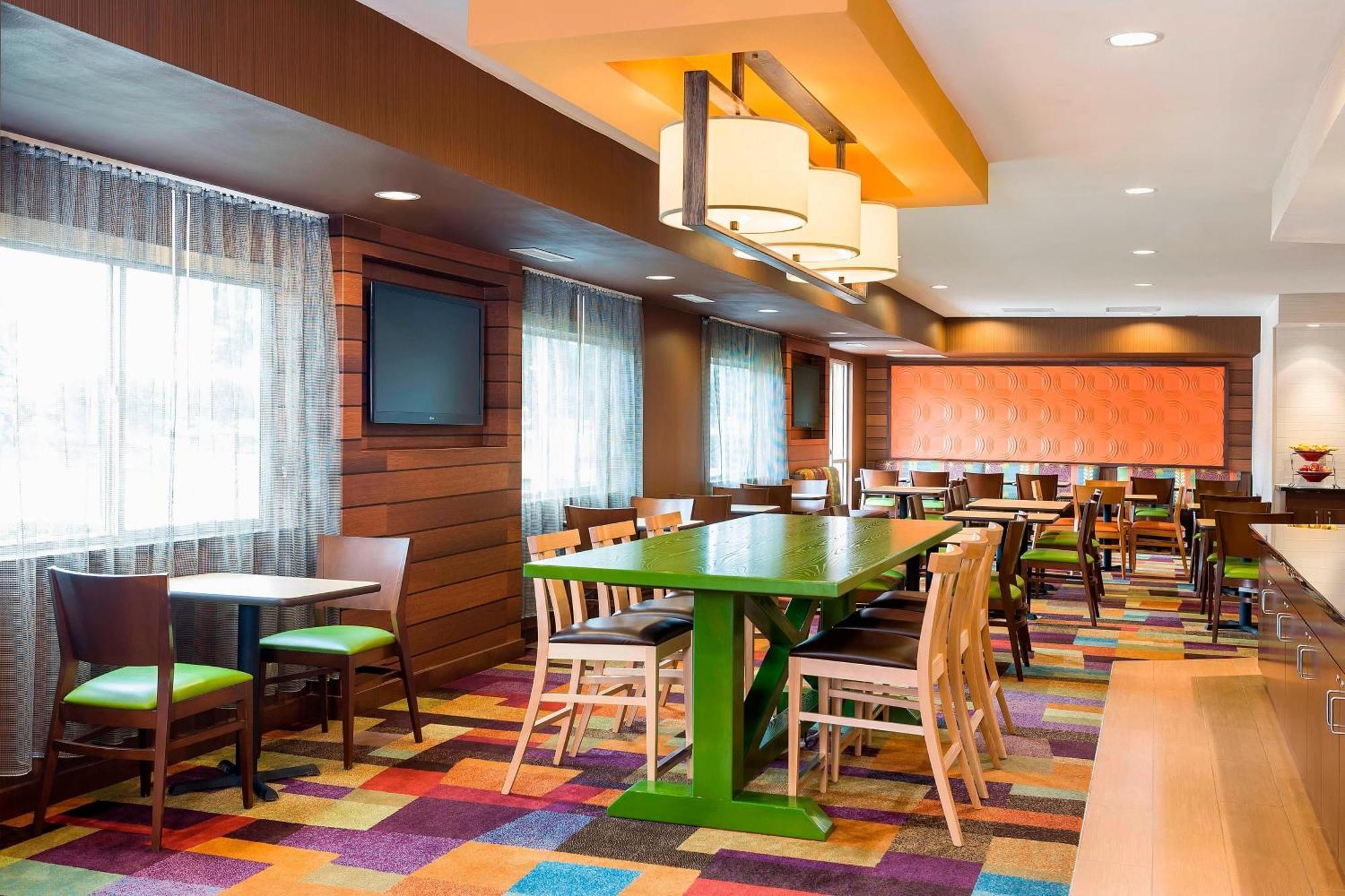 Fairfield Inn & Suites Dallas Park Central Екстериор снимка
