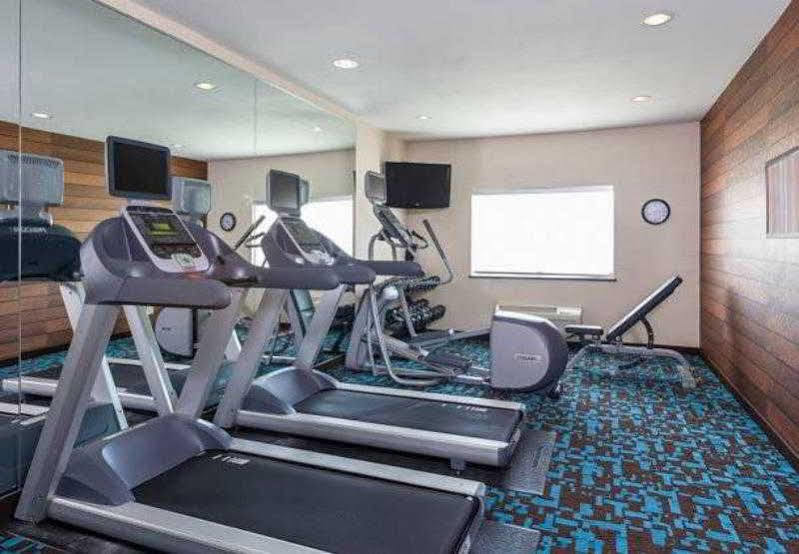 Fairfield Inn & Suites Dallas Park Central Екстериор снимка